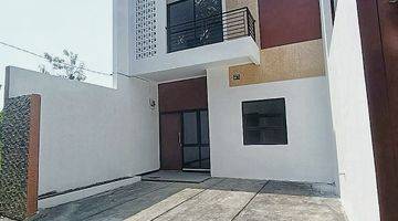 Gambar 2 Rumah 2 Lantai Baru Unfurnished SHM di Gegerkalong, Bandung