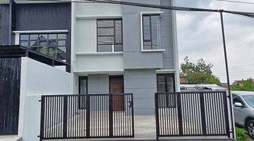 Gambar 1 Rumah 2 Lantai Baru Unfurnished SHM di Cihanjuang , Bandung