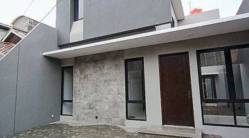 Gambar 4 Rumah 2 Lantai Baru Unfurnished SHM di Jl Kembar Sayap Bkr, Bandung