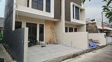 Gambar 2 Rumah 2 Lantai Baru Unfurnished SHM di Buah Batu, Bandung