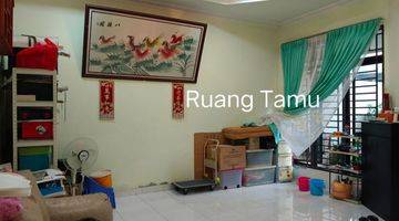 Gambar 2 Rumah 2 Lantai Bagus Semi Furnished SHM di Taman Harapan Indah, Jakarta Barat