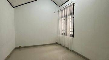 Gambar 3 Dijual Cepat Rumah 2 Lantai Sertifikat SHM di Sektor 5, Bintaro Jaya