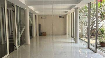 Gambar 4 Harga Dibawah Pasar ! Dijual Cepat Rumah Mewah Modern Semi Furnished
