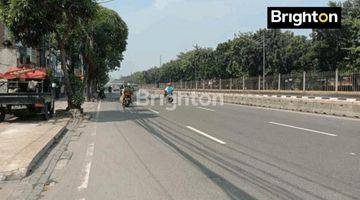 Gambar 4 RUMAH LAMA DIBAWAH NJOP HITUNG TANAH SAJA LOKASINYA SANGAT SANGAT STRATEGIS DI PINGGIR JALAN RAYA ZONA KOMERSIAL GUNUNG SAHARI JAKARTA PUSAT