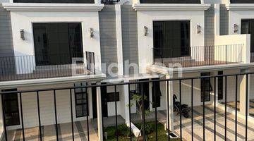 Gambar 1 Rumah Baru Cakung Metland Wisteria 3lantai attic JGC