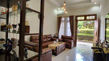 Gambar 1 Rumah 2 Lantai Bagus Semi Furnished di Mega Kebon Jeruk, Jakarta Barat