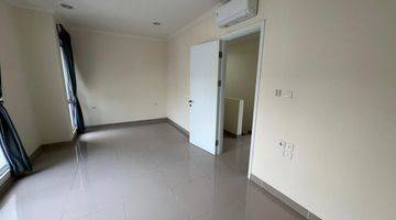 Gambar 4 Rumah 2 Lantai Semi Furnished SHM di Verdi Timur, Tangerang