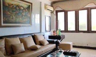 Gambar 2 Rumah 3 Lantai Furnished di Gayungsari Murah Butuh Cepat