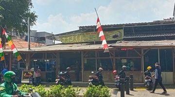 Gambar 4 JUAL CEPAT TERMURAH RUMAH LAMA KOMERSIAL STANDART HOEK CIKINI RAYA MENTENG JAKARTA PUSAT LOKASI STRATEGIS HITUNG TANAH HARGA MURAH JAUH DIBAWAH NJOP COCOK UTK CAFE OFFICE RESTO SHOWROOM