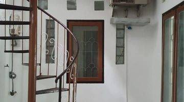 Gambar 4 Dijual Rumah Shm 2 Lantai Bagus Barat