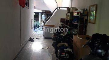 Gambar 5 RUMAH DI TENGGILIS DENGAN 7 KAMAR