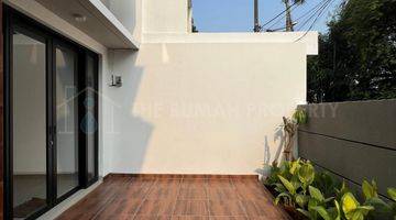 Gambar 4 Brand New Rumah Siap Huni 2 Lantai Modern Minimalis Layout Lapang