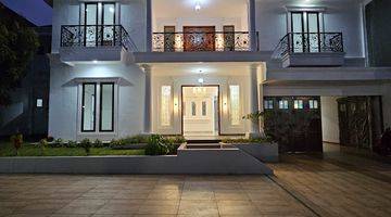 Gambar 5 Rumah Baru Classic Modern Private Pool Cilandak With Backyard