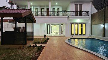 Gambar 4 Rumah Baru Classic Modern Private Pool Cilandak With Backyard