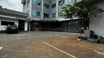 Gambar 4 Gedung 4 Lantai Palmerah Jakarta Barat