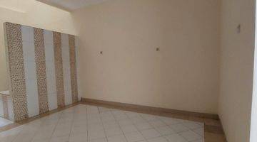 Gambar 3 Gading Serpong Cluster British 2½ Lantai Siap Huni