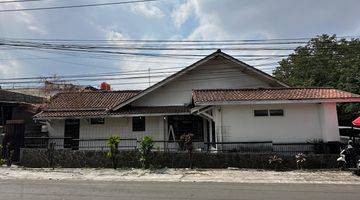 Gambar 1 Rumah Klasik Dalam Komplek Good Loc di Cikutra Pusat Kota Bandung