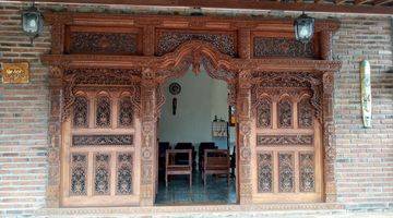 tampak depan rumah villa di bandungan 