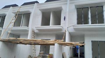 Gambar 5 Rumah baru
Meruya Selatan uk 5x20m2
Lt 100 m² lb 130m2