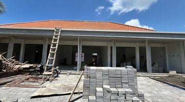 Gambar 4 High Exposure Two Storey Shop In Canggu With Parking Lot