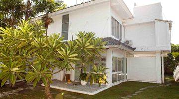 Gambar 3 Freehold 4 Bedroom Villa With Spacious Garden Near Seminyak Beach