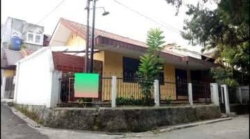 Gambar 1 dijual rumah posisi hook di bumi hanjuang bandung 