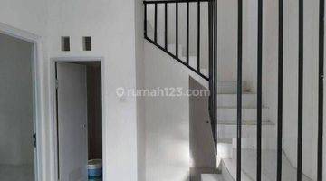 Gambar 2 dijual rumah 2 lantai di grand Catania citra raya