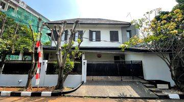 Gambar 1 Rumah Semi Furnished SHM di Jl. Bumi Asih 1, Jakarta Selatan