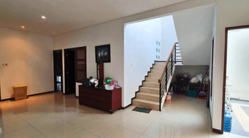 Gambar 1 Rumah Dijual 2 Lantai di Cinere, Depok 