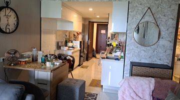 Gambar 1 Disewakan Apartemen Modern 3BR Full Furnished View Kolam Renang