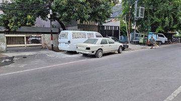 Gambar 3 Rumah Tua 2 Lantai di Mangga Besar Pinggi Jalan