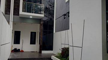 Gambar 3 Rumah baru 2 lantai ready minimalis 