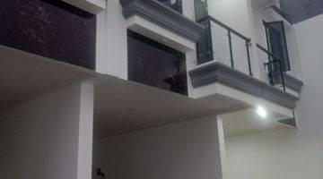 Gambar 4 Rumah baru 2 lantai ready minimalis 