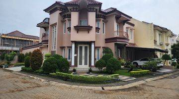 Gambar 1 DI JUAL RUMAH MEWAH 2 lt. Villa Evergreen. 