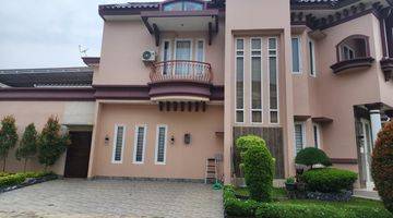 Gambar 2 DI JUAL RUMAH MEWAH 2 lt. Villa Evergreen. 