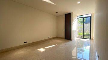 Gambar 2 Rumah Semi Furnished SHM di Kemang, Jakarta Selatan