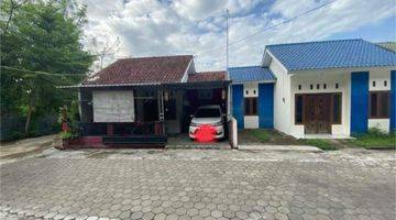 Gambar 1 Rumah di kota Solo dkt UNS Griya Pesona Plesungan B7
Tunggul Rejo RT 03 RW 05
Plesungan, Gondangrejo, Karanganyar Rumah SHM Bagus Hadap Utara