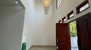 Gambar 4 RUMAH NEWLY RENOVATED SIAP HUNI CLASIC SHM