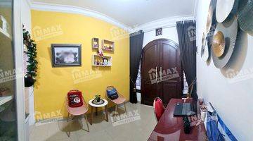 Gambar 4 Rumah 2 Lantai Full Furnished di Zona Neighbourhood Sawojajar