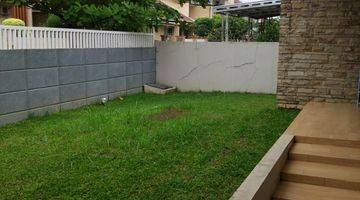 Gambar 1 Rumah Villa Melati Mas Open Space Backyard Luas