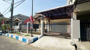 Gambar 1 Dijual Rumah One Gate System Dekat Platinum Badminton Araya Malang