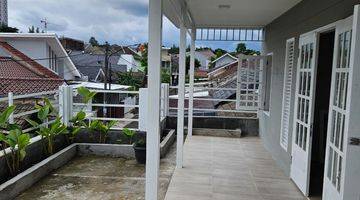 Gambar 5 Rumah Hook Gaya Farm House di Bsd Griya Loka, Sektor 1.6