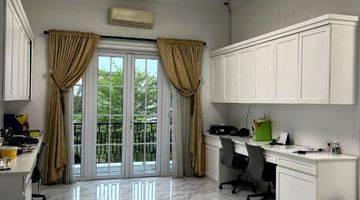 Gambar 3 Rumah Hook 3 Lantai Furnish di The Springs Scarlet Gading Serpong