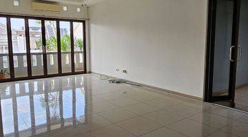 Gambar 3 Rumah 2 Lantai Bagus Unfurnished SHM di Jl Gaharu, Jakarta Selatan