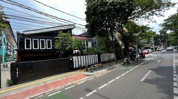 Gambar 2 Rumah 2 Lantai Pinggir Jalan Raya Lokasi Strategis Akses Jalan Raya
dekat Ke Stasiun Tebet
dekat Ke Jajanan Kuliner
sudah Shm