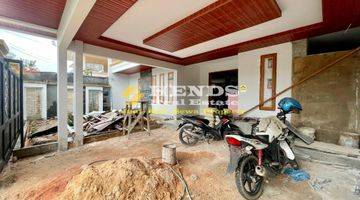 Gambar 3 Dijual Rumah Mewah 2.5lantai Dutamas (tahap Finishing)