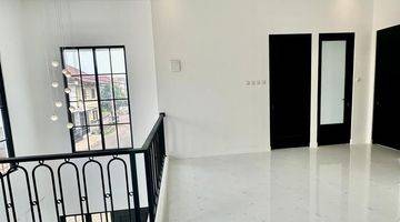 Gambar 4 Rumah dijual di Nusaloka BSD city Tangerang 2 Lantai baru dari kavling harga nego 