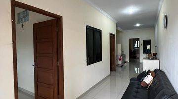 Gambar 5 Rumah 3 lantai dkt komplex