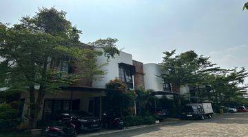 Gambar 1 Dijual 3Lt Townhouse Akasha Design Modern Untuk Keluarga Muda  3 Lantai