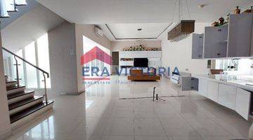 Gambar 3 Rumah Semi Furnish 2 Lantai Di Area Perumahan Elit Araya